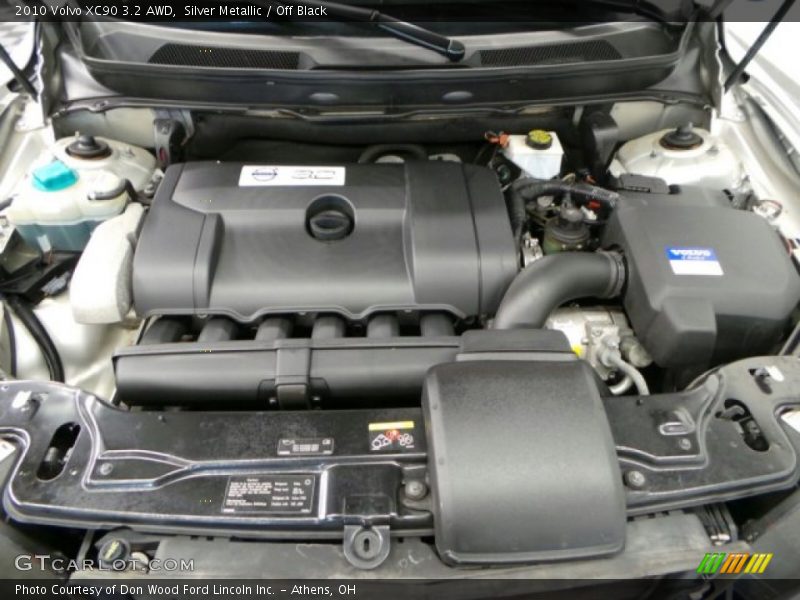 Silver Metallic / Off Black 2010 Volvo XC90 3.2 AWD