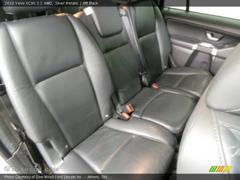 Silver Metallic / Off Black 2010 Volvo XC90 3.2 AWD