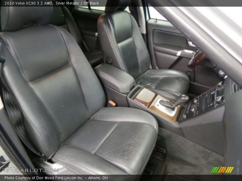Silver Metallic / Off Black 2010 Volvo XC90 3.2 AWD