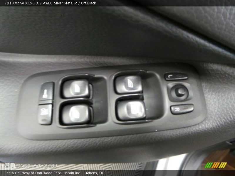 Silver Metallic / Off Black 2010 Volvo XC90 3.2 AWD