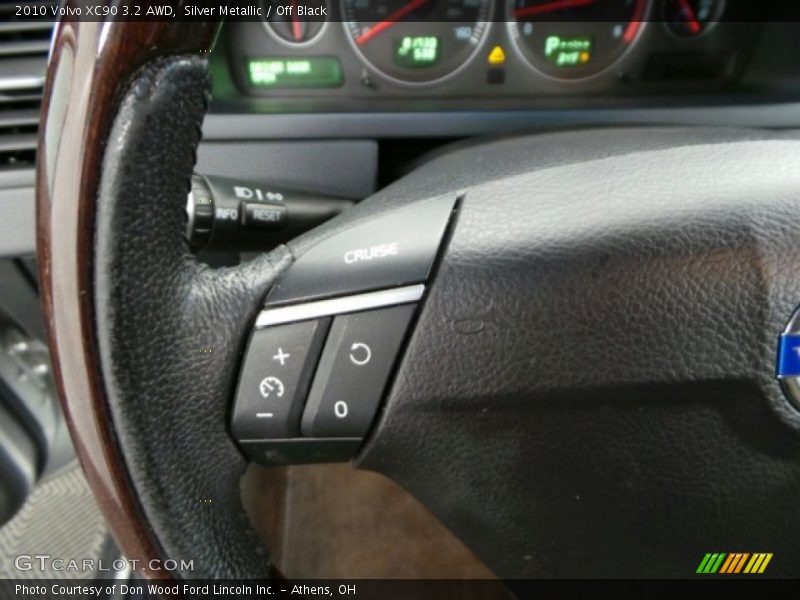 Silver Metallic / Off Black 2010 Volvo XC90 3.2 AWD