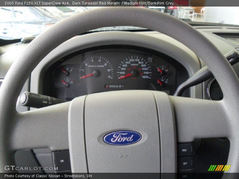 Dark Toreador Red Metallic / Medium Flint/Dark Flint Grey 2005 Ford F150 XLT SuperCrew 4x4