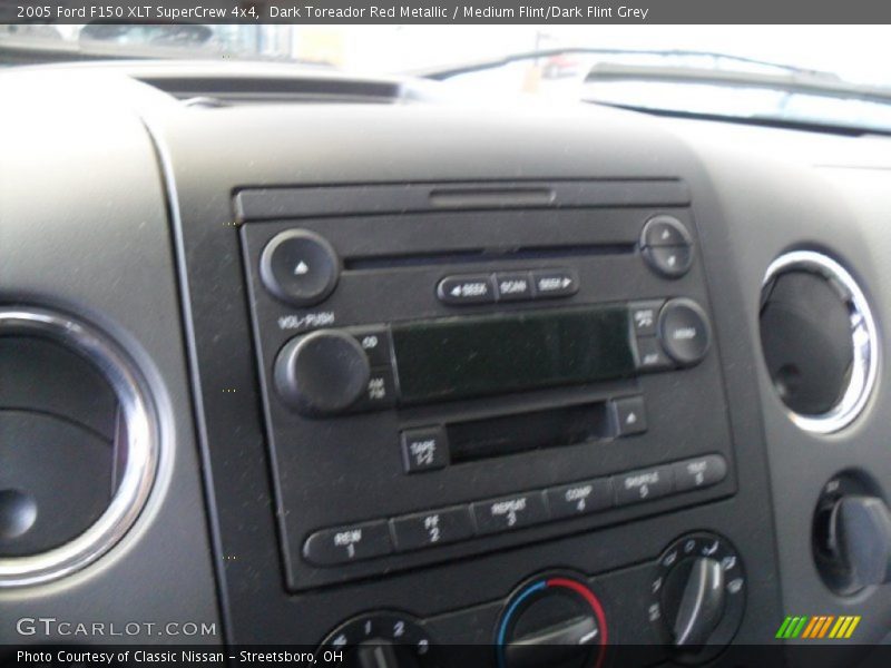 Dark Toreador Red Metallic / Medium Flint/Dark Flint Grey 2005 Ford F150 XLT SuperCrew 4x4