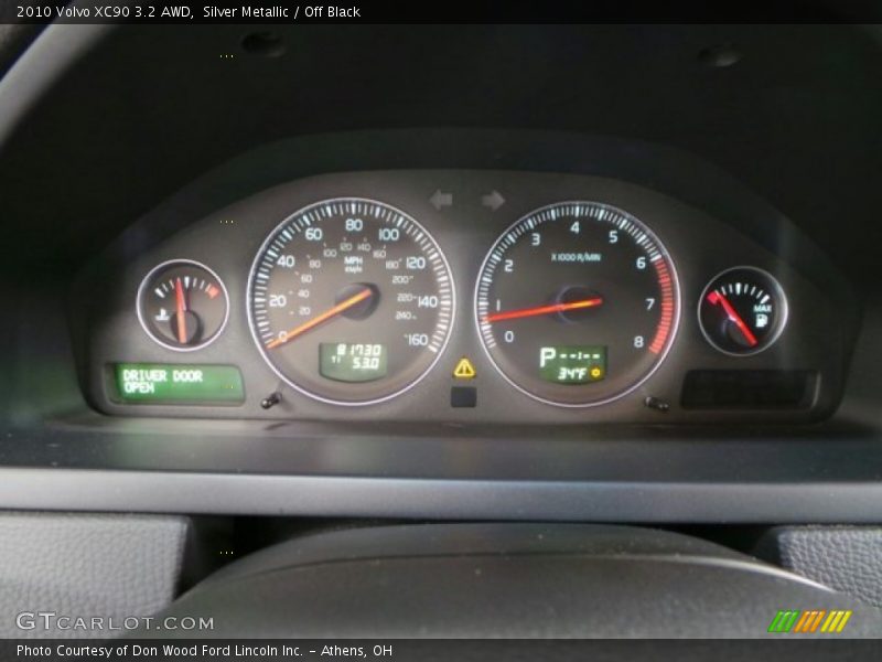 Silver Metallic / Off Black 2010 Volvo XC90 3.2 AWD