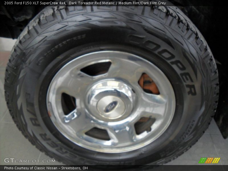Dark Toreador Red Metallic / Medium Flint/Dark Flint Grey 2005 Ford F150 XLT SuperCrew 4x4