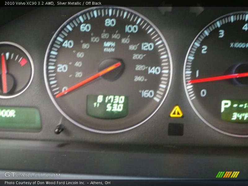 Silver Metallic / Off Black 2010 Volvo XC90 3.2 AWD