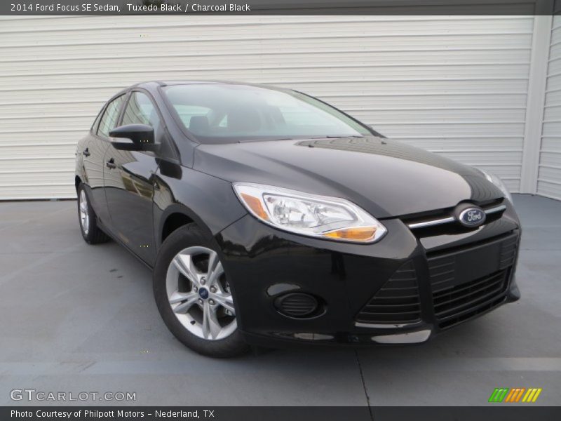 Tuxedo Black / Charcoal Black 2014 Ford Focus SE Sedan