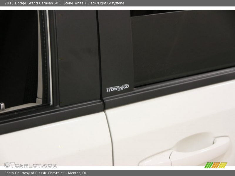 Stone White / Black/Light Graystone 2013 Dodge Grand Caravan SXT