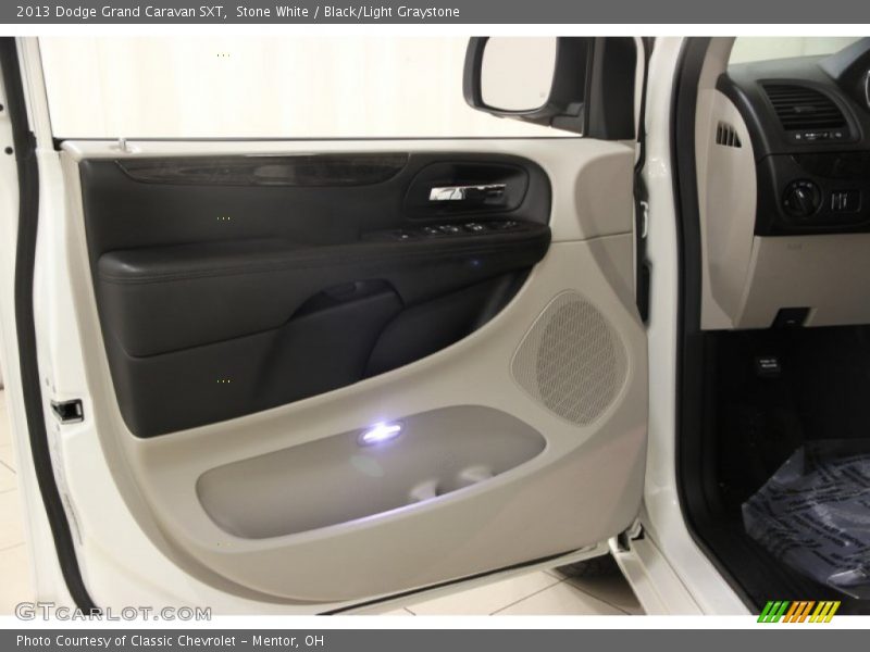 Stone White / Black/Light Graystone 2013 Dodge Grand Caravan SXT