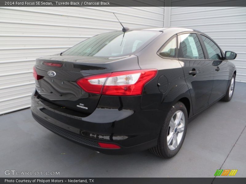 Tuxedo Black / Charcoal Black 2014 Ford Focus SE Sedan