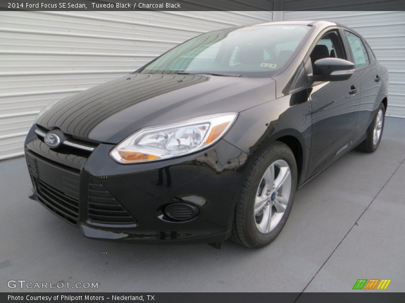 Tuxedo Black / Charcoal Black 2014 Ford Focus SE Sedan