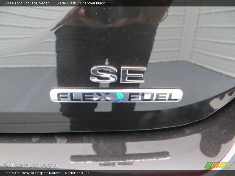 Tuxedo Black / Charcoal Black 2014 Ford Focus SE Sedan