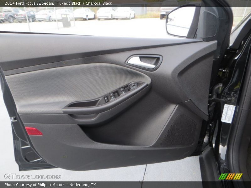 Tuxedo Black / Charcoal Black 2014 Ford Focus SE Sedan