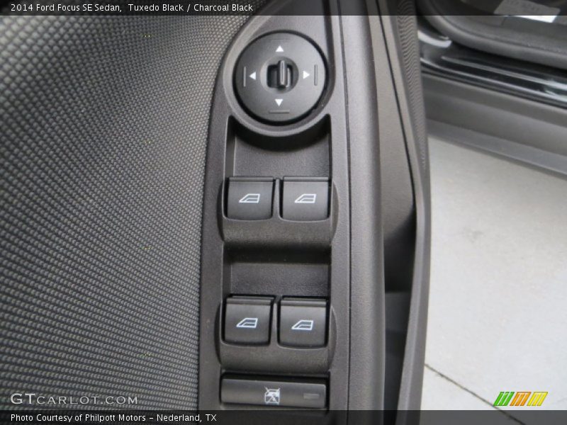 Tuxedo Black / Charcoal Black 2014 Ford Focus SE Sedan