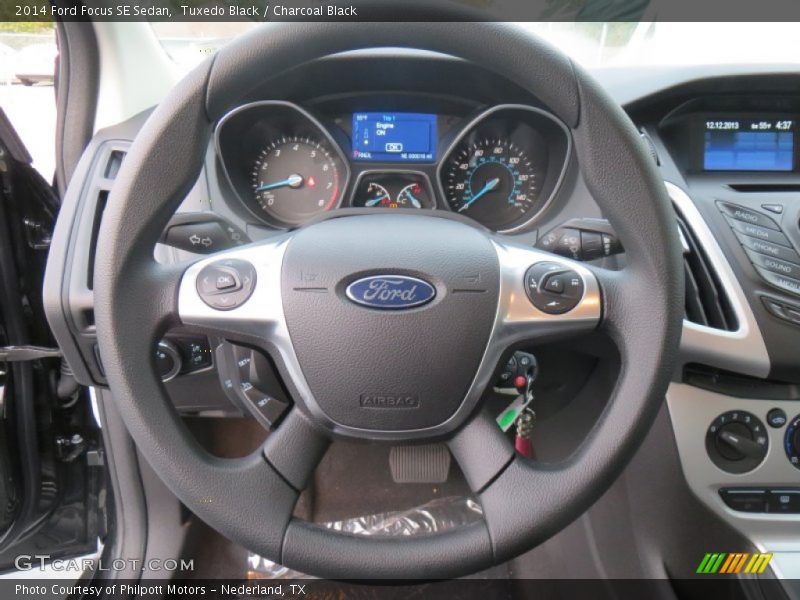 Tuxedo Black / Charcoal Black 2014 Ford Focus SE Sedan