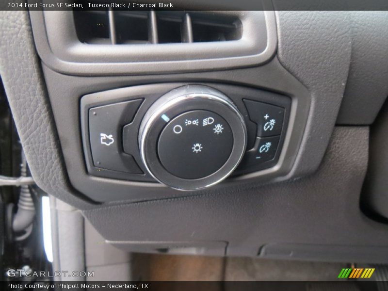 Tuxedo Black / Charcoal Black 2014 Ford Focus SE Sedan