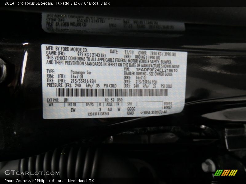 Tuxedo Black / Charcoal Black 2014 Ford Focus SE Sedan