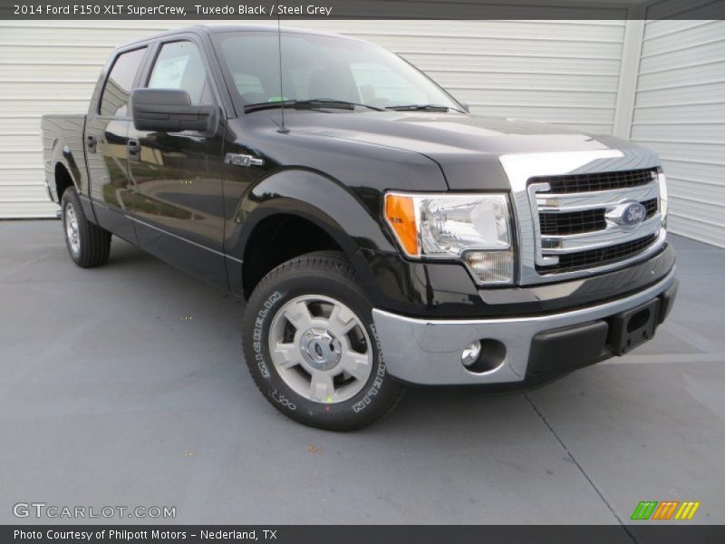 Front 3/4 View of 2014 F150 XLT SuperCrew