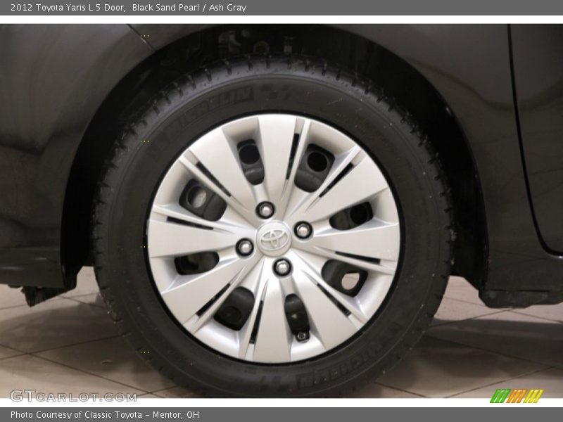 Black Sand Pearl / Ash Gray 2012 Toyota Yaris L 5 Door