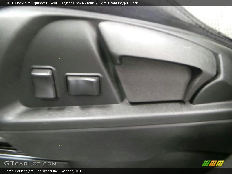 Cyber Gray Metallic / Light Titanium/Jet Black 2011 Chevrolet Equinox LS AWD