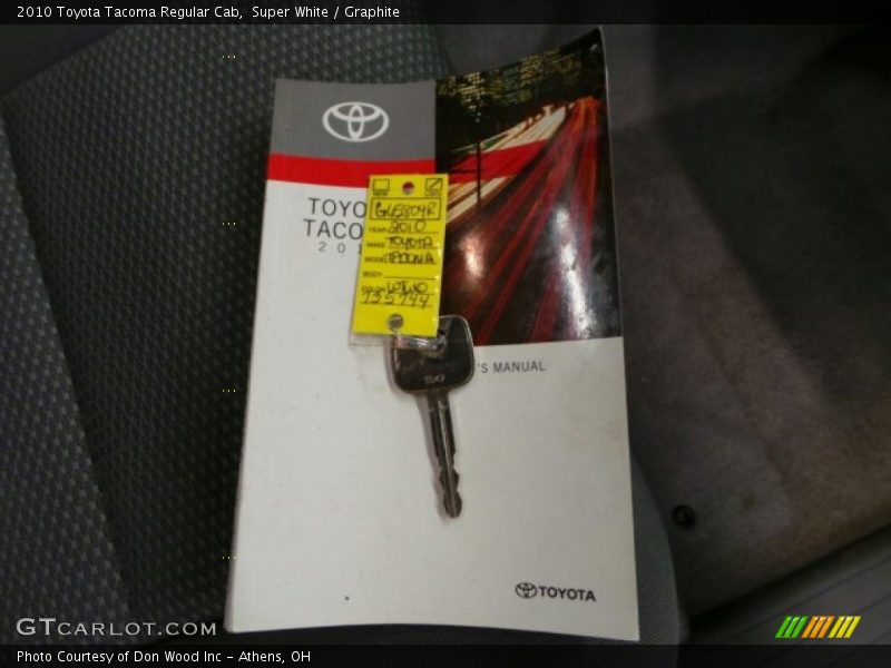 Super White / Graphite 2010 Toyota Tacoma Regular Cab