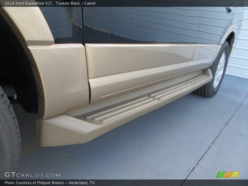 Tuxedo Black / Camel 2014 Ford Expedition XLT