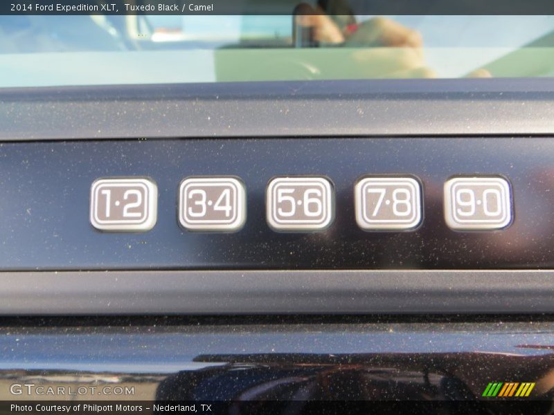 Tuxedo Black / Camel 2014 Ford Expedition XLT