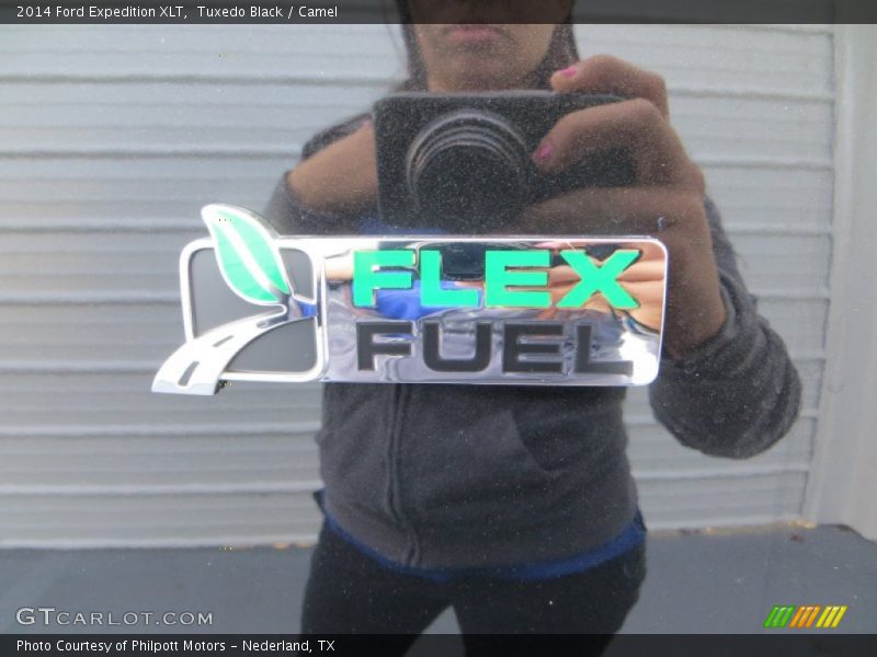 Tuxedo Black / Camel 2014 Ford Expedition XLT