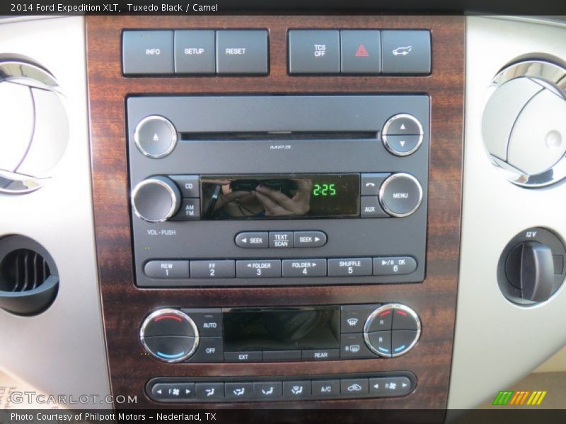 Tuxedo Black / Camel 2014 Ford Expedition XLT