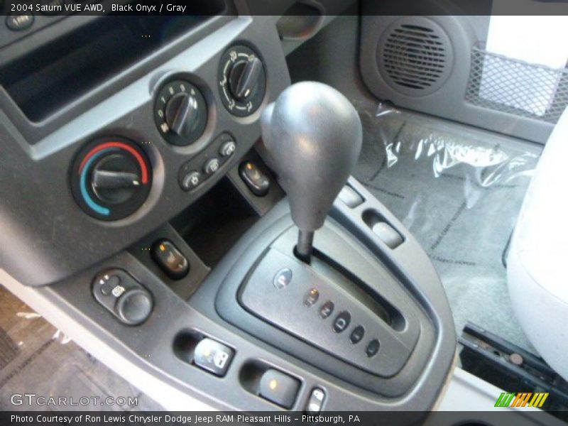 Black Onyx / Gray 2004 Saturn VUE AWD