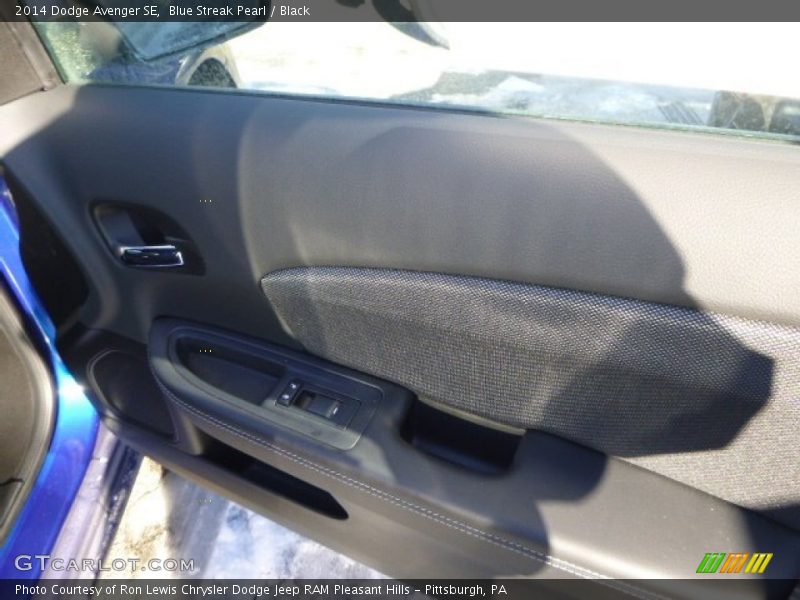 Blue Streak Pearl / Black 2014 Dodge Avenger SE