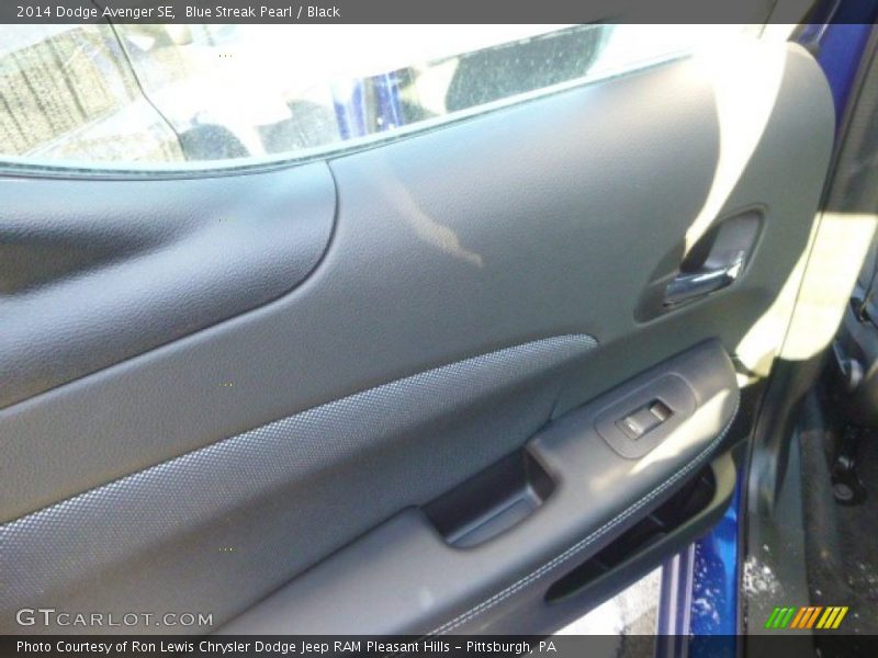 Blue Streak Pearl / Black 2014 Dodge Avenger SE
