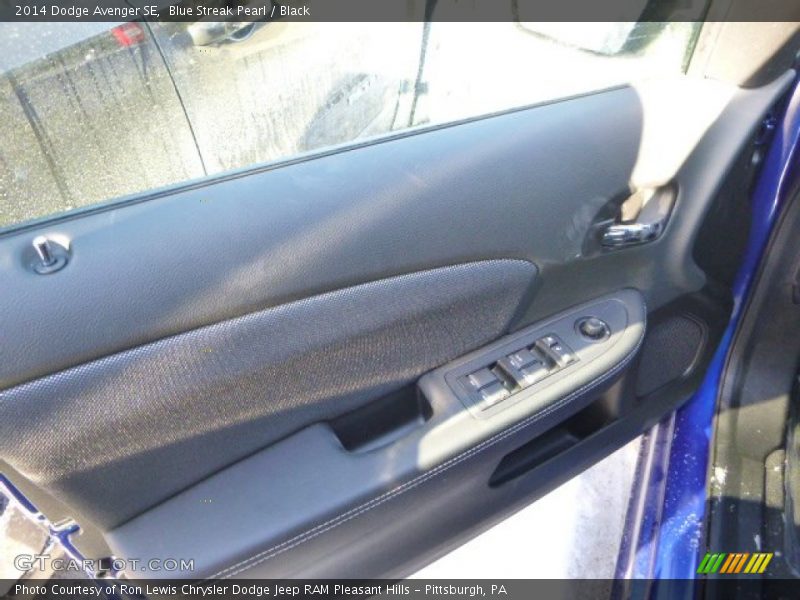 Blue Streak Pearl / Black 2014 Dodge Avenger SE