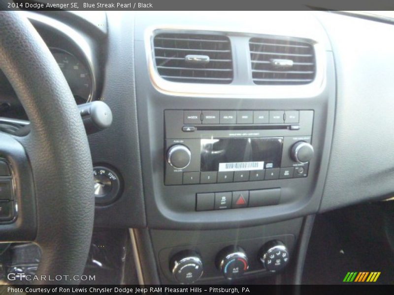 Blue Streak Pearl / Black 2014 Dodge Avenger SE