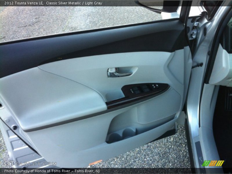 Classic Silver Metallic / Light Gray 2012 Toyota Venza LE
