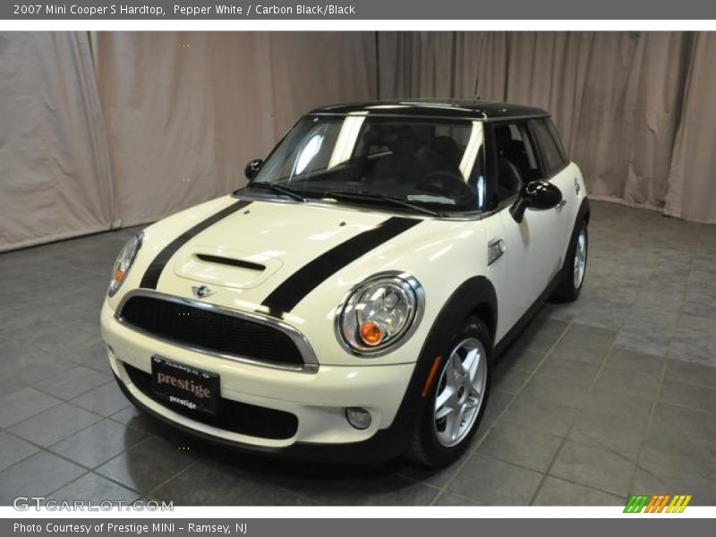 Pepper White / Carbon Black/Black 2007 Mini Cooper S Hardtop