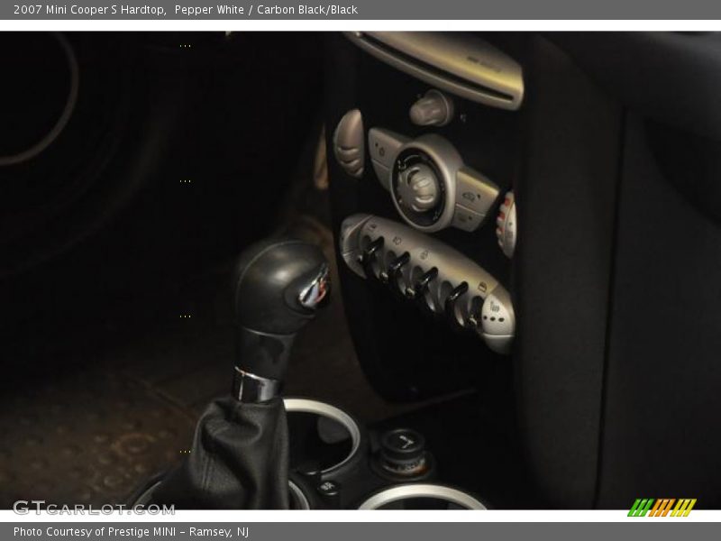 Pepper White / Carbon Black/Black 2007 Mini Cooper S Hardtop