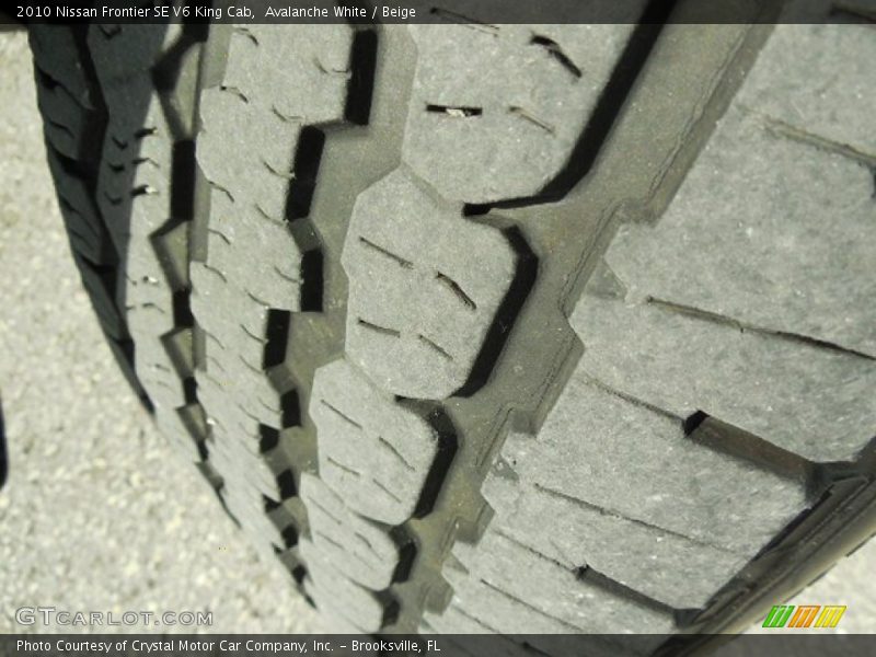 Avalanche White / Beige 2010 Nissan Frontier SE V6 King Cab