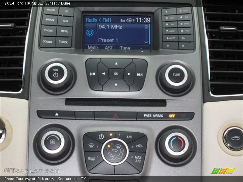 Controls of 2014 Taurus SE