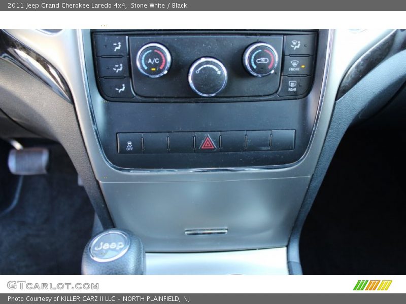 Stone White / Black 2011 Jeep Grand Cherokee Laredo 4x4