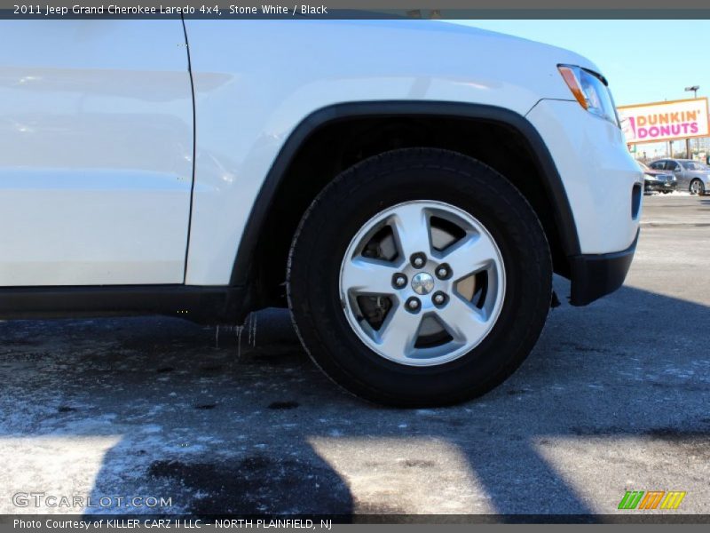 Stone White / Black 2011 Jeep Grand Cherokee Laredo 4x4
