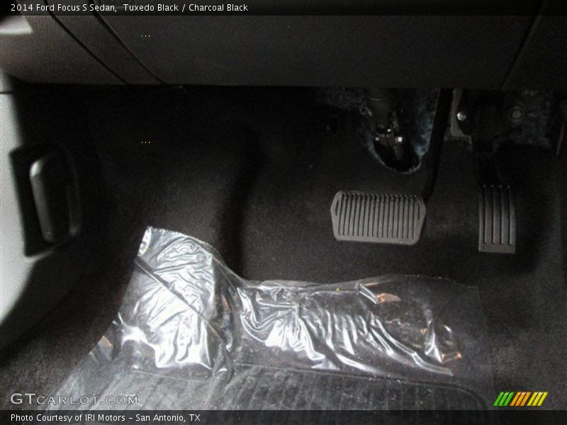 Tuxedo Black / Charcoal Black 2014 Ford Focus S Sedan