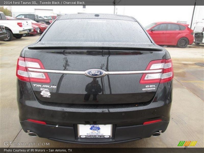 Tuxedo Black / Charcoal Black 2014 Ford Taurus SEL