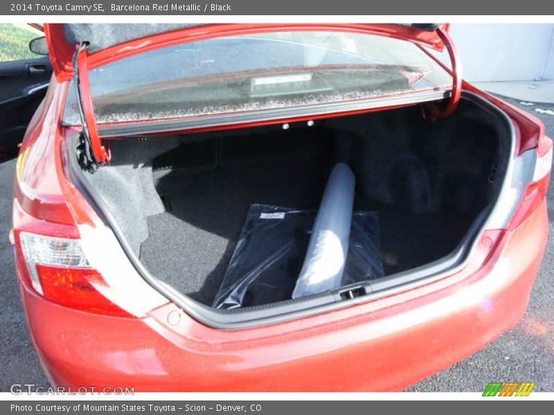 Barcelona Red Metallic / Black 2014 Toyota Camry SE