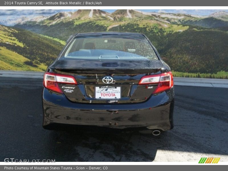 Attitude Black Metallic / Black/Ash 2014 Toyota Camry SE
