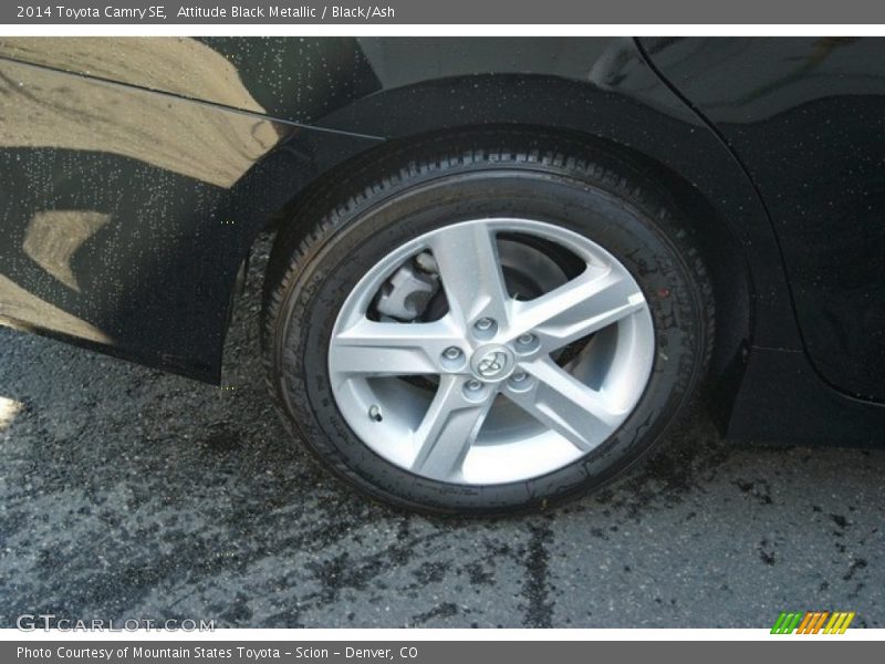 Attitude Black Metallic / Black/Ash 2014 Toyota Camry SE