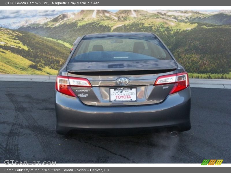 Magnetic Gray Metallic / Ash 2014 Toyota Camry SE V6
