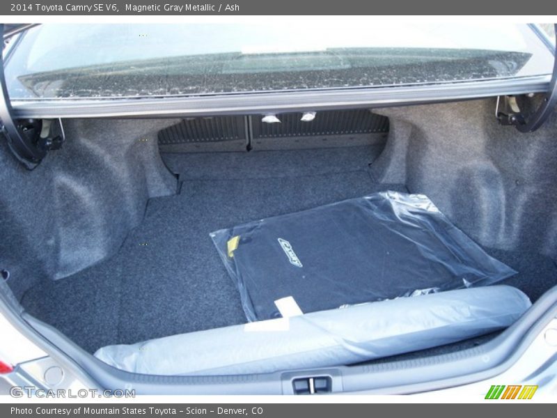 Magnetic Gray Metallic / Ash 2014 Toyota Camry SE V6
