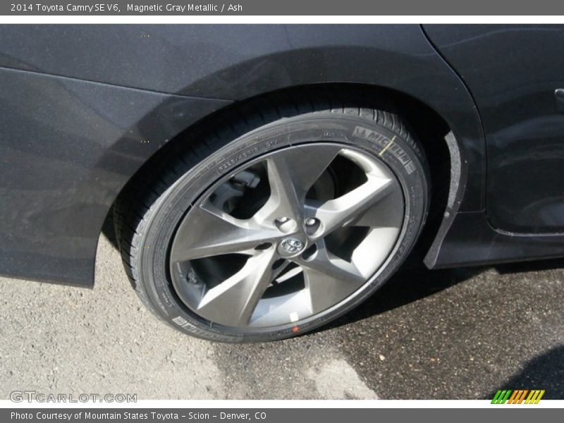 Magnetic Gray Metallic / Ash 2014 Toyota Camry SE V6