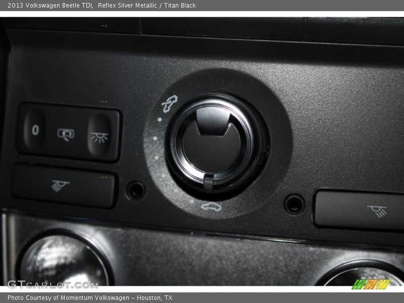Reflex Silver Metallic / Titan Black 2013 Volkswagen Beetle TDI